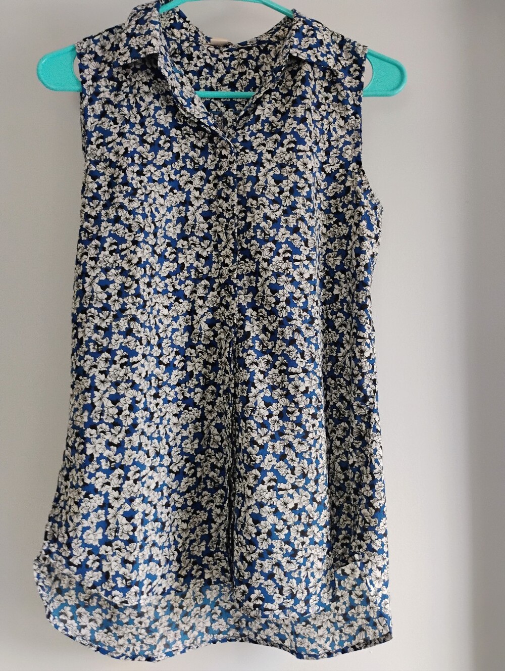 J. Crew Sleeveless Button Front Top